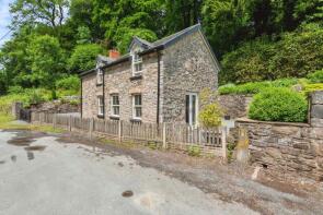 Woodlands, Newbridge Road, Laugharne, Carmarthen SA33 4SJ