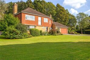 8 Kingswood House, The Coopers, Horsham RH13 0PQ