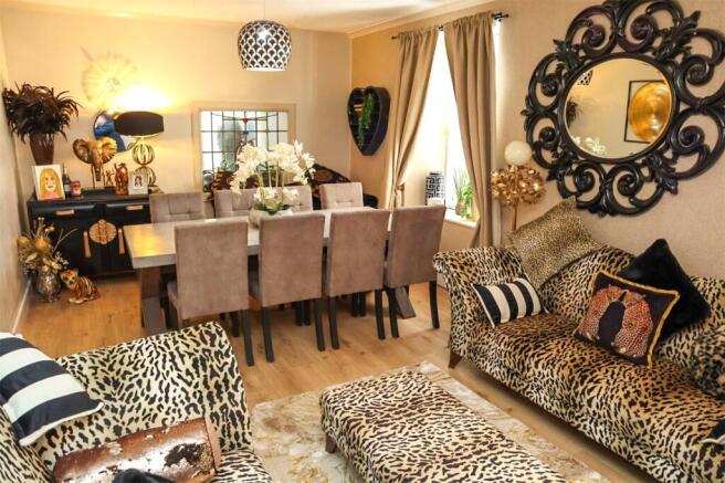Lounge/Dining Room