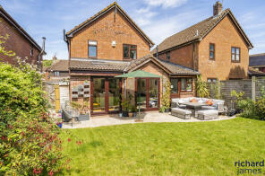 34, Pitchens End, Swindon SN4 9PR