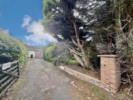 5a, Cricket Hill, Wokingham RG40 3TN
