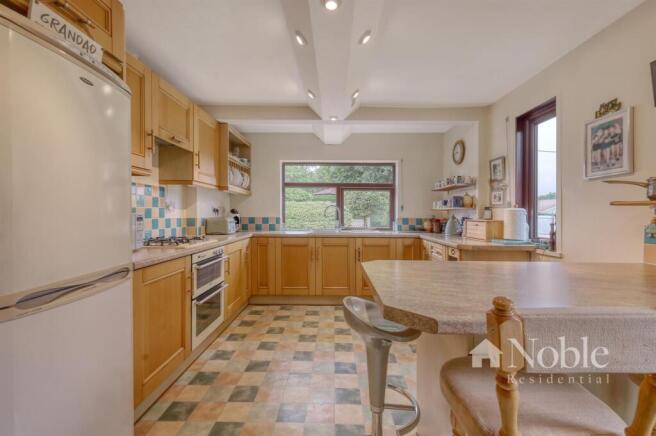 Kitchen/Breakfast Room