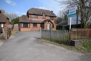 Trumpeters, Blacknest Road, Binsted, Alton GU34 4PT