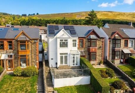 Brithweunydd Road, Tonypandy, Rhondda Cynon Taf, CF40 2UF