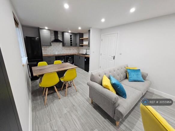Lounge/Kitchen