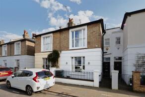 33, Oak Village, London NW5 4QN