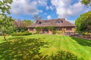 Croft Cottage, Northfield Avenue, Lower Shiplake, Henley-on-thames RG9 3PE