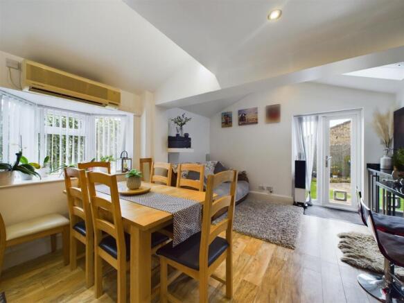 Living/Dining Area
