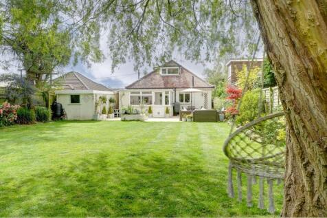 Station Road, Hellingly, BN27