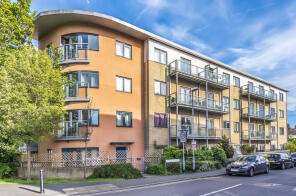20, Botham House, Rollason Way, Brentwood CM14 4DQ