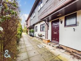 3, Bramerton Lodge, Easthill Lane, Norwich NR14 7EQ