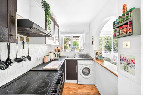 Brangwyn Crescent, London