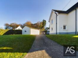 1, Railway Cottages, Eatenden Lane, Mountfield TN32 5LS