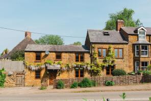 Crickle Cottage, Stratford Road A422, Banbury OX15 6EF