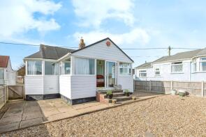 16, Sea View Estate, Bacton NR12 0HH