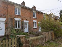 4, Holmwood Terrace, London Road, Hartley Wintney, Hook RG27 8RY