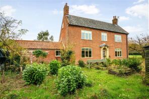 Lodge Farm House, Halesworth Road, Beccles NR34 8NJ