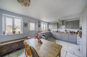 9, The Avenue, Westbury BA13 4BX