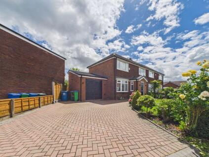 Warwick Road, Alkrington, Middleton, Manchester, M24