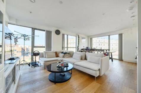 Kingsway, Hove, BN3