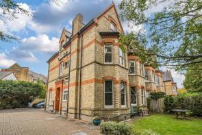 Flat 3, 10, Surbiton Hill Park, Surbiton KT5 8EX