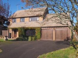 3 Woodcote, Above Hedges, Salisbury SP5 1DS
