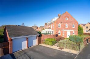 12, Gatcombe Way, Priorslee, Telford TF2 9GZ