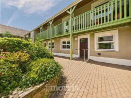 Flat 22, Cawdor Court, Spring Gardens, Narberth SA67 7AZ