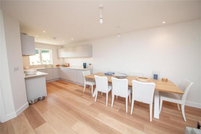 Kitchen Dining Area