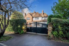 10, Hollymead Road, Coulsdon CR5 3LQ