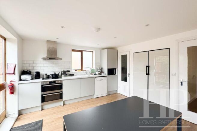 COMMUNAL KITCHEN