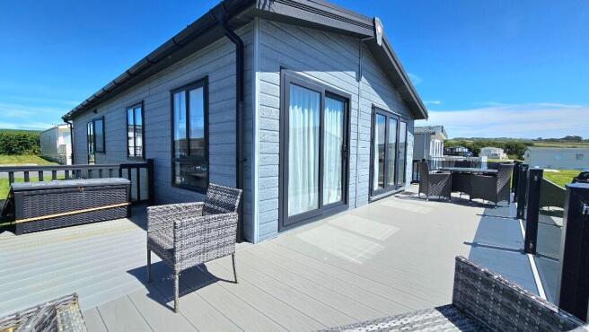Large Side Deck