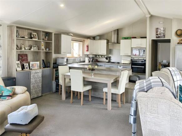 Living/Kitchen Room