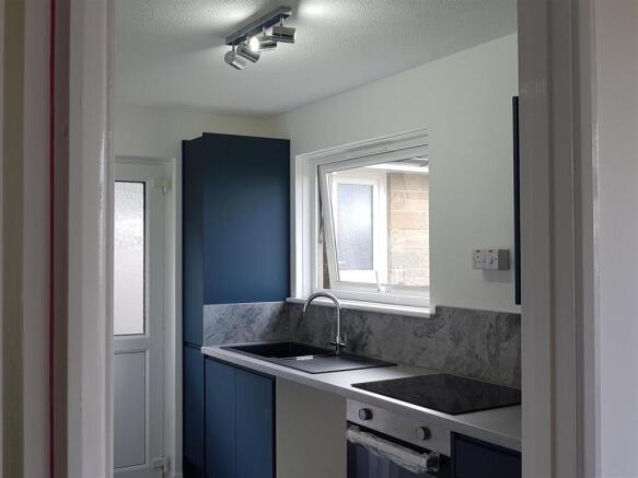 kitchen 5.jpg