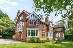 2, 9 Clarendon Court, Granville Road, Sevenoaks TN13 1ES