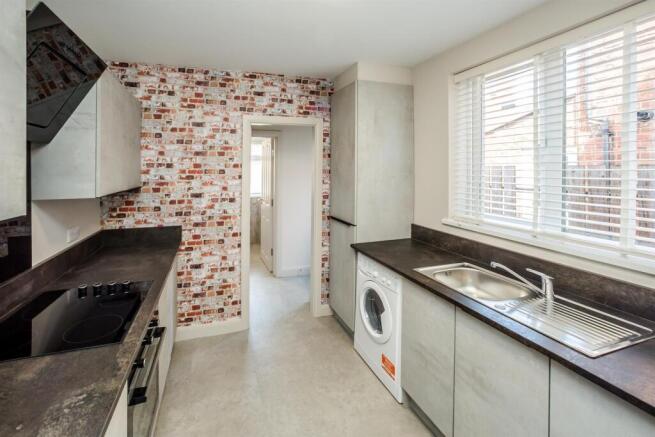 NewlandAve221-kitchen1-1800.jpg