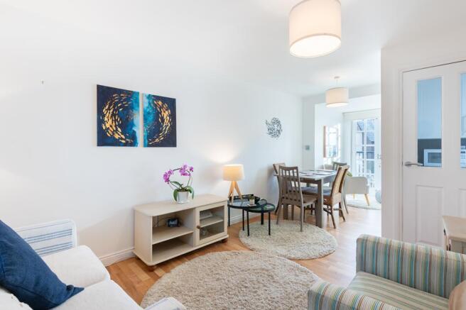 LOUNGE DINING ROOM