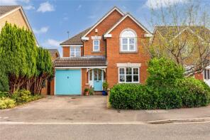 2, Randall Drive, Dunstable LU5 6FE
