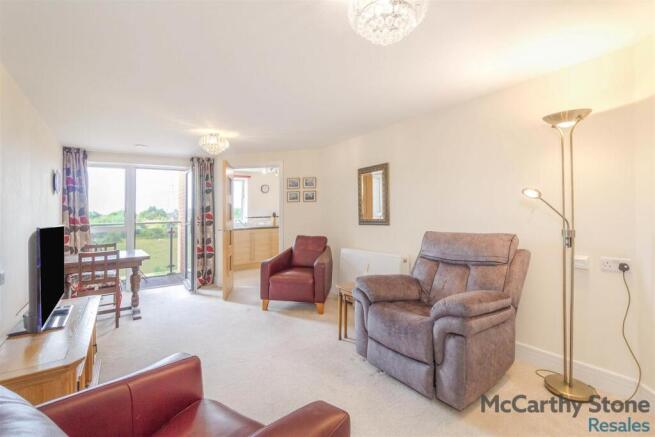 07_living_room.jpg