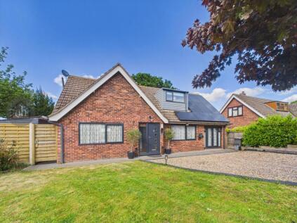 Manor Garth, Pakenham