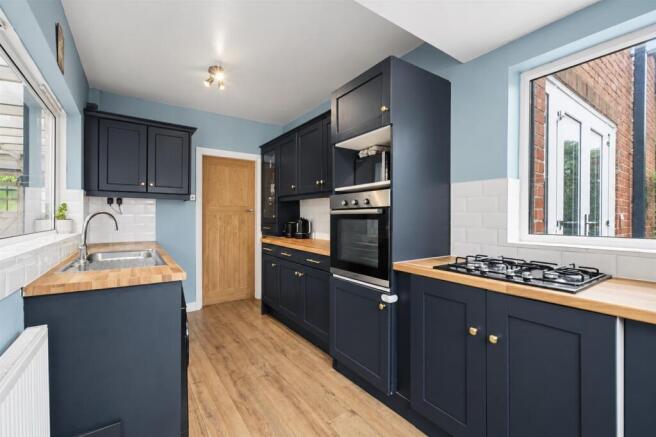 Kitchen_2.jpeg