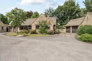 6, Paddock Close, Chippenham SN15 5JY