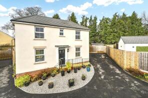 13, Green Meadow Close, Saltash PL12 6GD