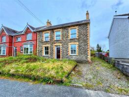 Glynfaes, Pencader SA39 9ET