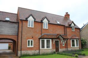 2 Glebe House, Church Fields, Alcester B49 6DY