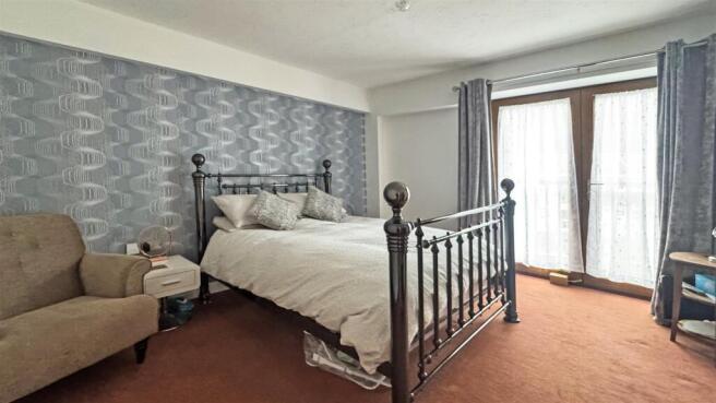 Bedroom 1 1 (2).jpg
