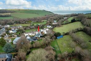 Kingscote, Road Through Beeson South Side, Kingsbridge TQ7 2HW