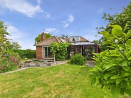 Lyndell, Bevans Lane, Evesham WR11 2QY