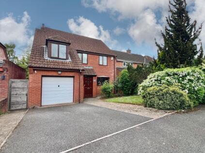 Broadlands Rise, Taunton - NO onward chain!