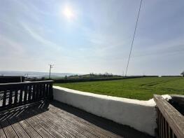 2, Greens Cottages, Road From Liskeard Road To Castle Hill, Saltash PL12 4QJ